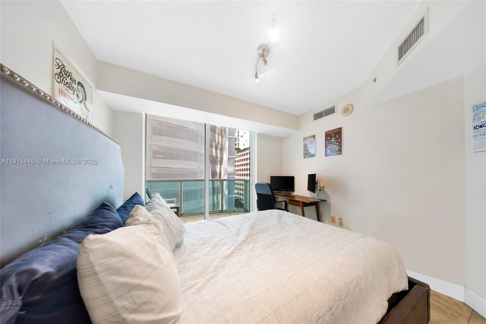 BRICKELL ON THE RIVER S T - Residential