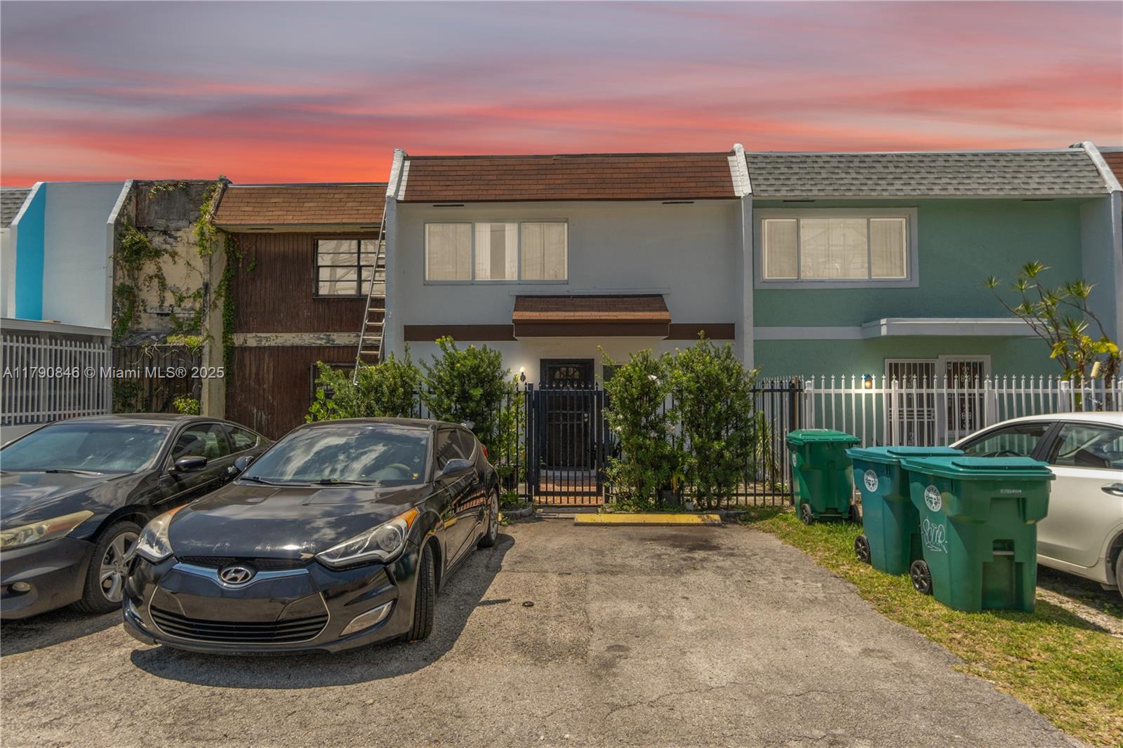 508 Nw 11th St, Miami, Broward County, Florida - 3 Bedrooms  
2 Bathrooms - 