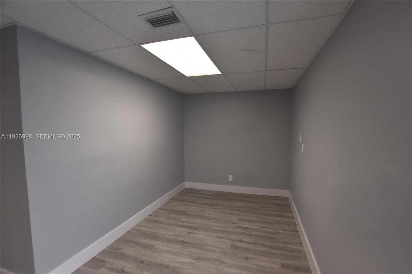 3911 Hollywood Blvd 106