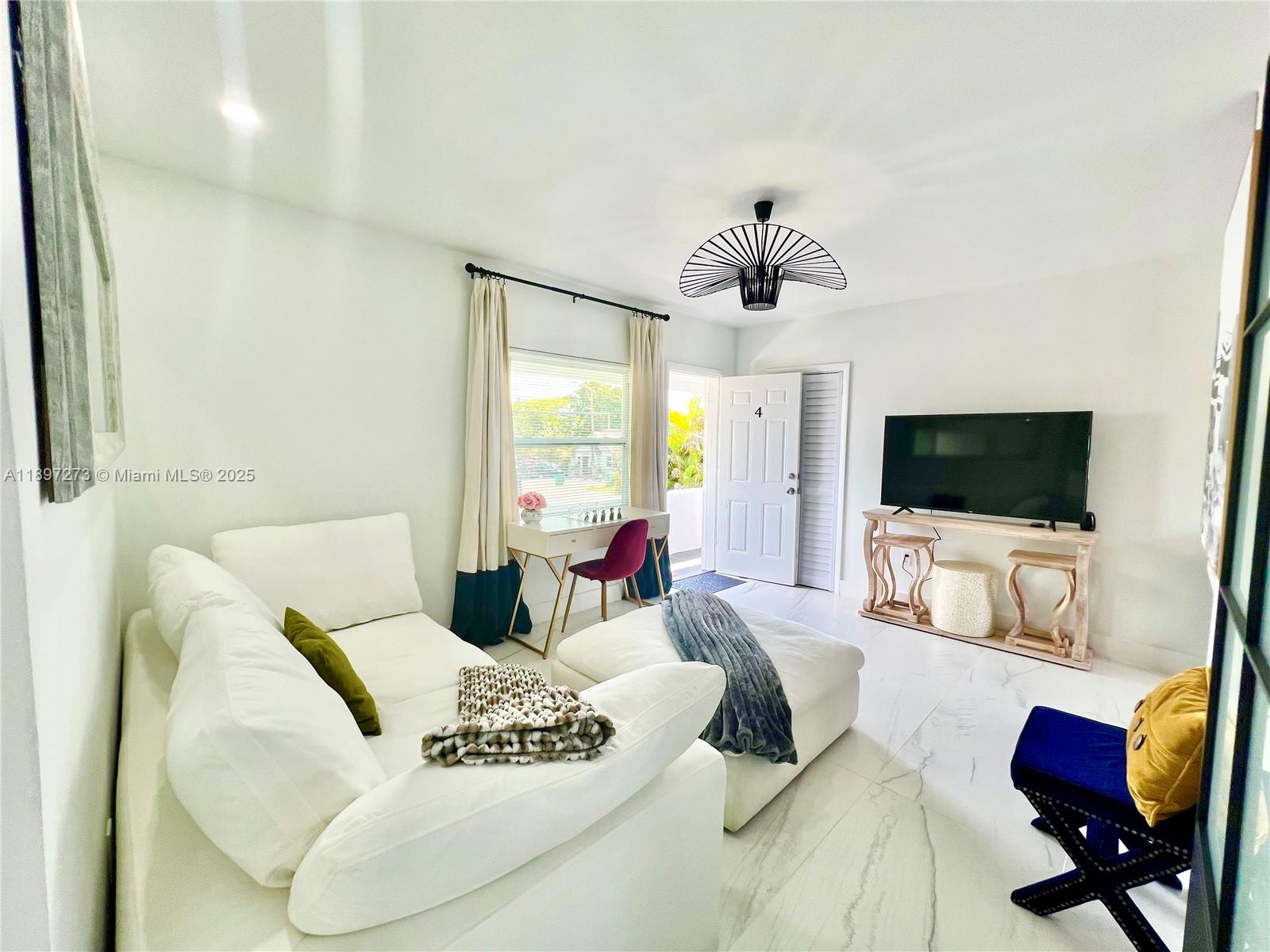 8270 NE 1st Pl 4