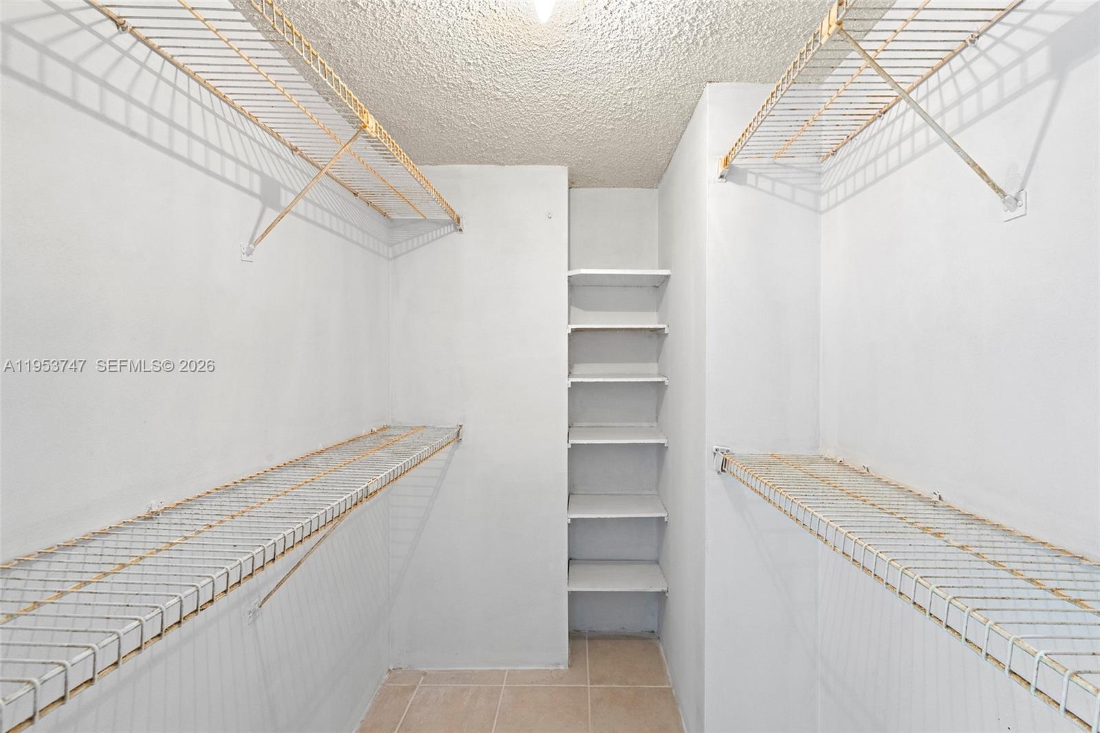 COMMODORE PLAZA CONDO - Residential