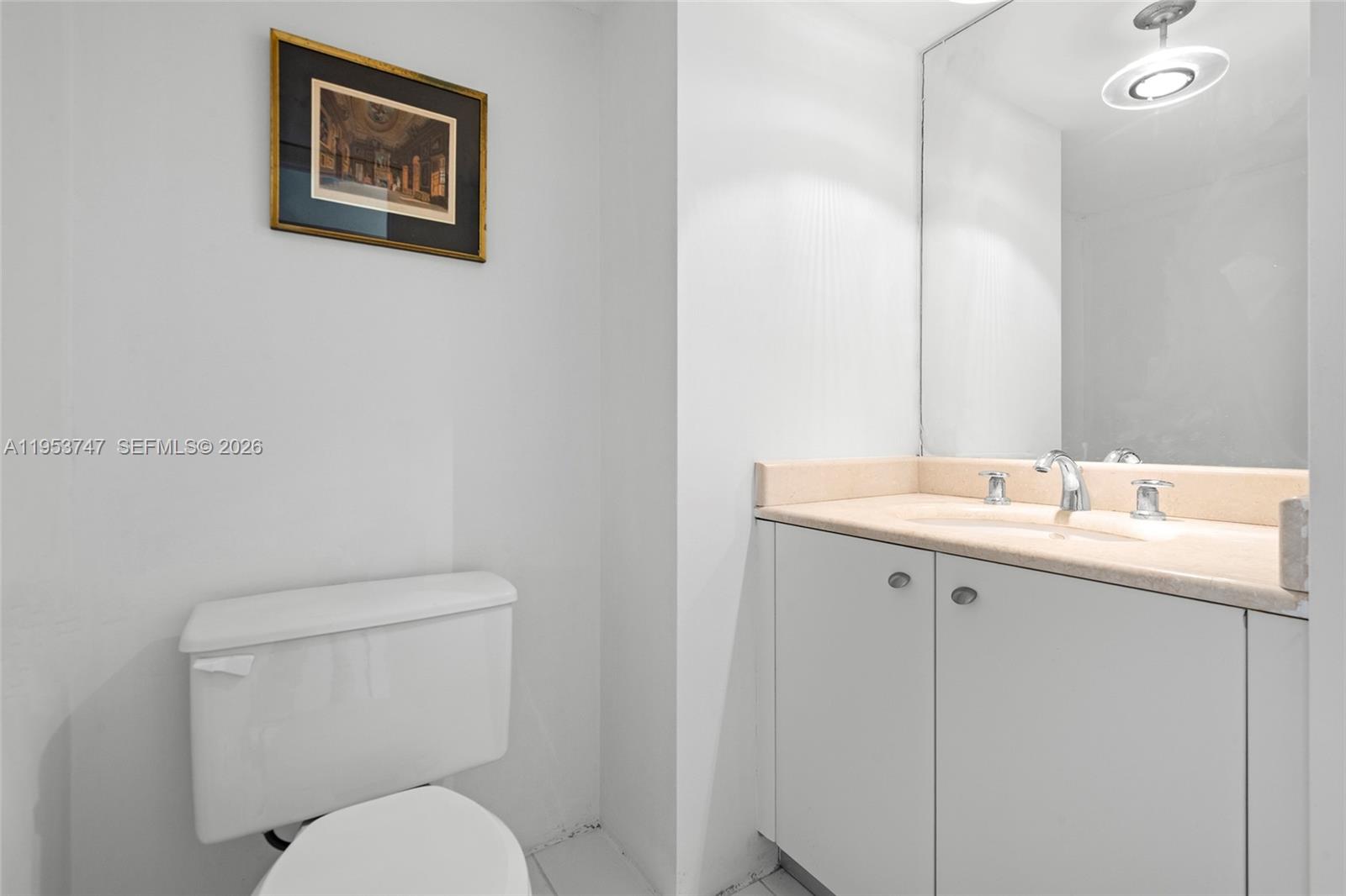 COMMODORE PLAZA CONDO - Residential