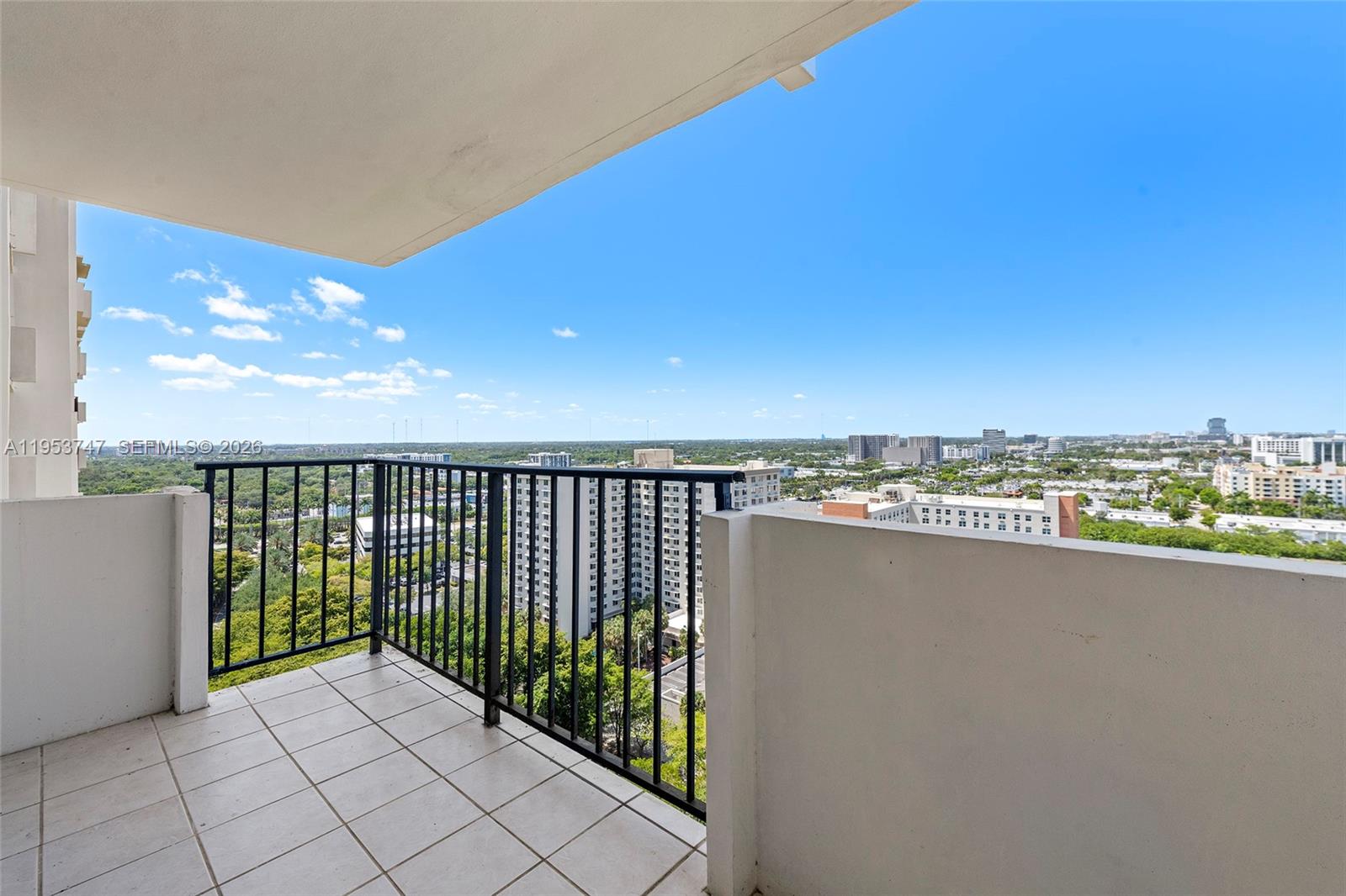 COMMODORE PLAZA CONDO - Residential