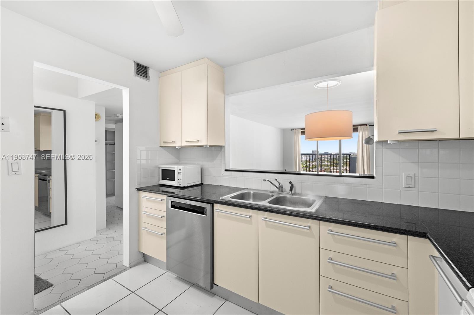 COMMODORE PLAZA CONDO - Residential