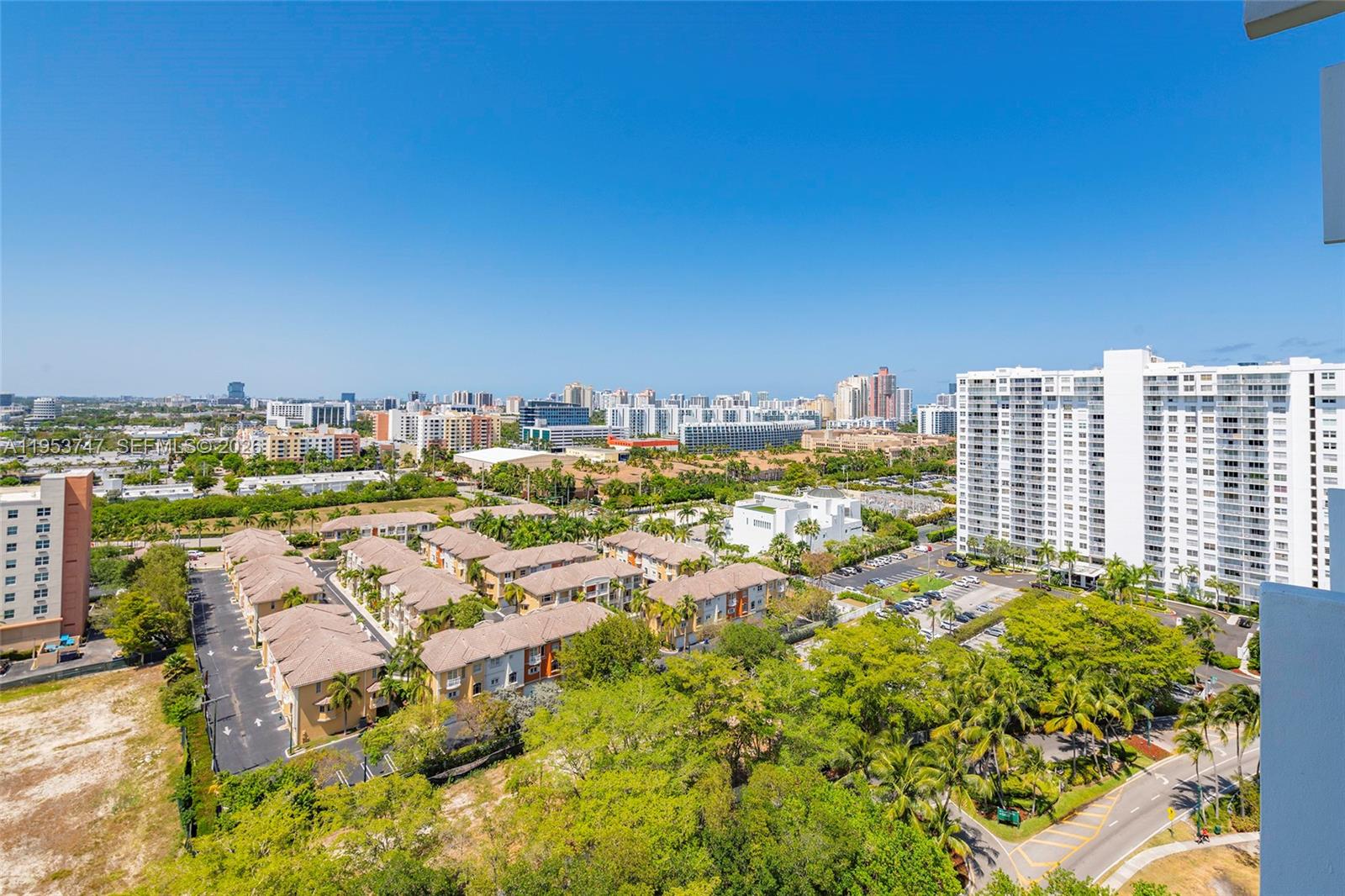 COMMODORE PLAZA CONDO - Residential