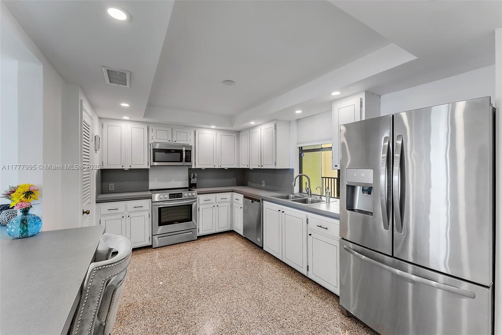 OCEAN TOWERS - Residential Lease