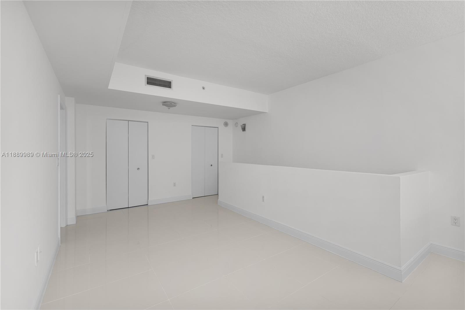 TERRAZAS RIVERPARK VILLAG - Residential