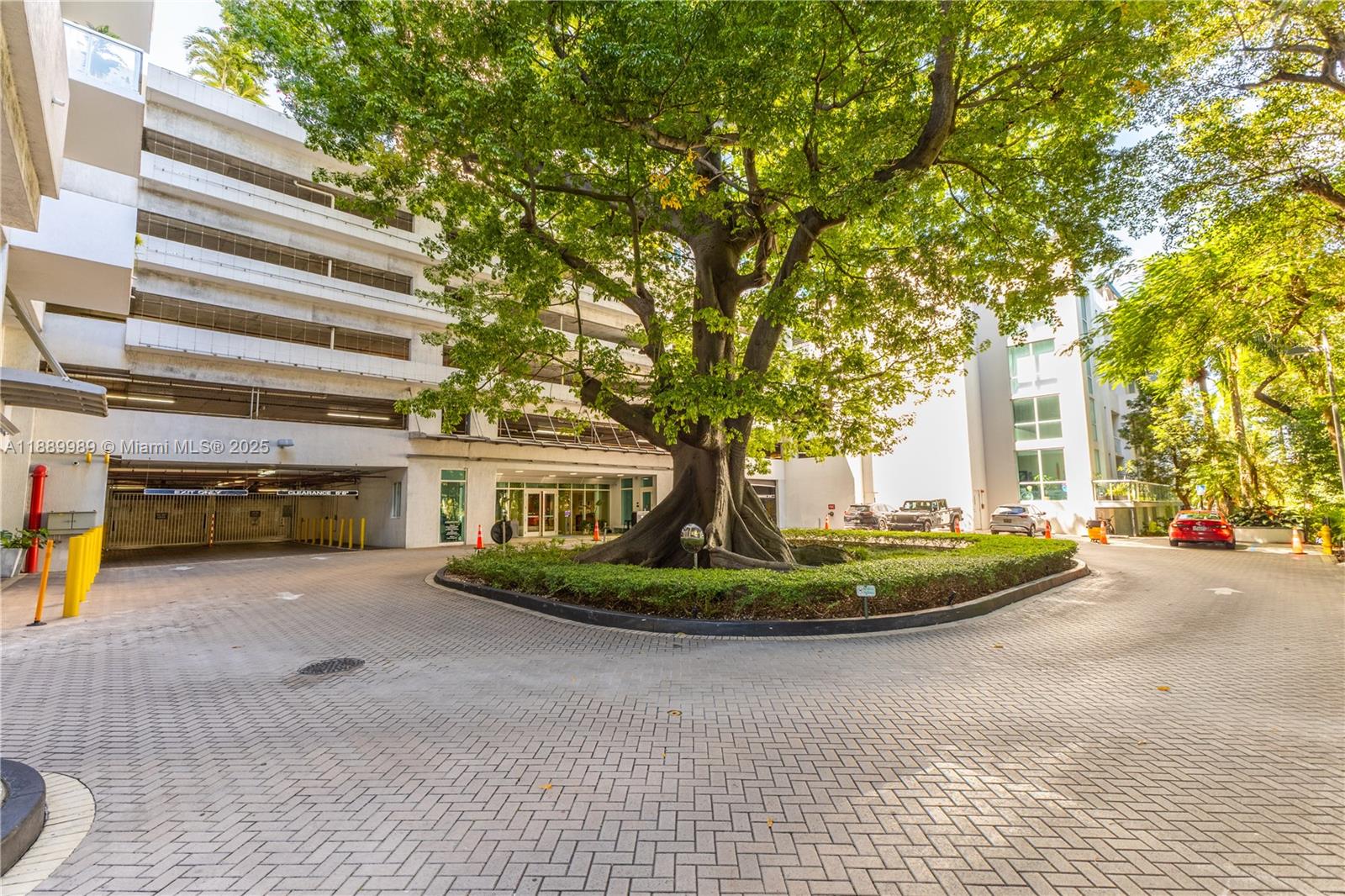 TERRAZAS RIVERPARK VILLAG - Residential