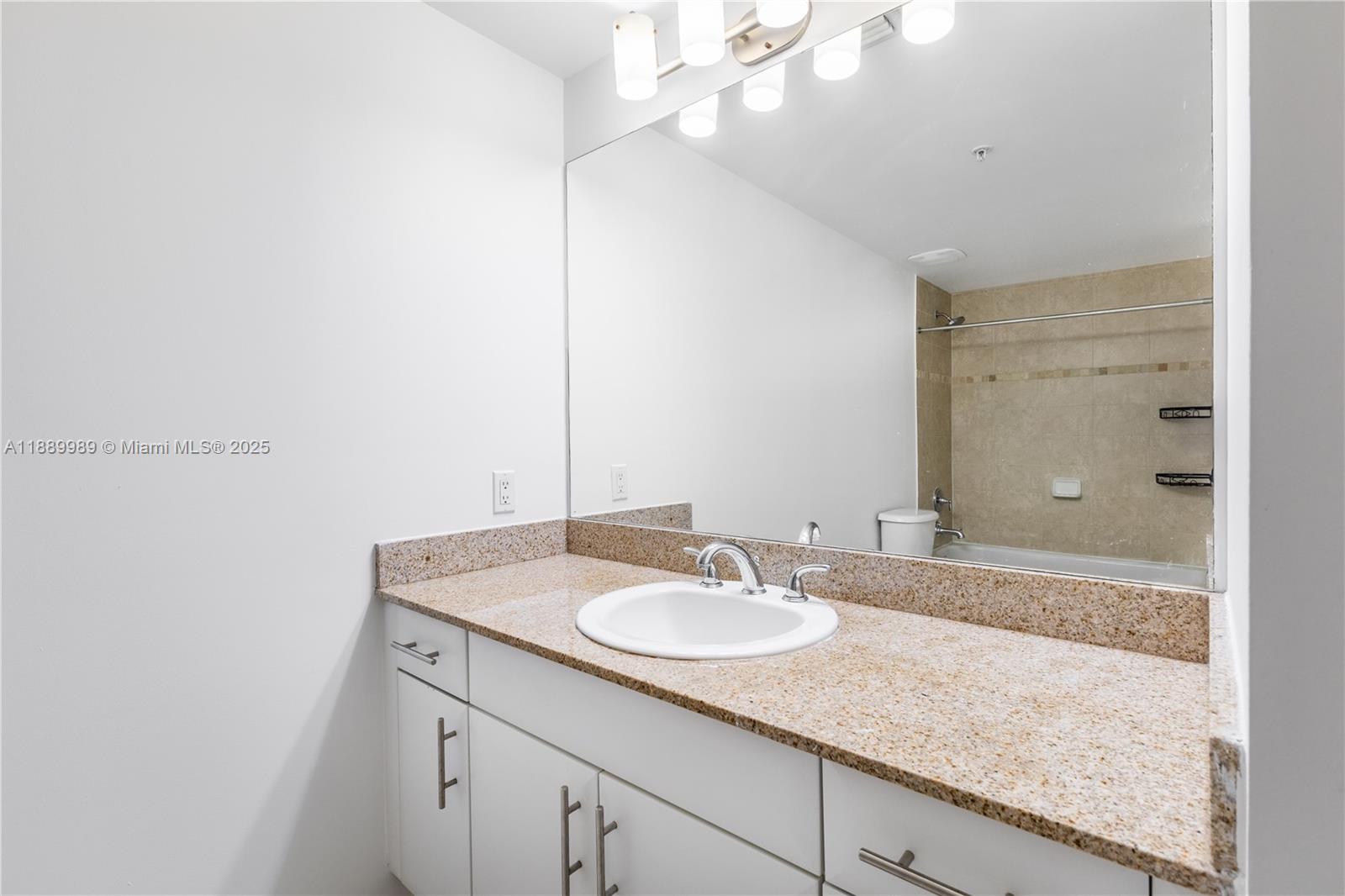 TERRAZAS RIVERPARK VILLAG - Residential