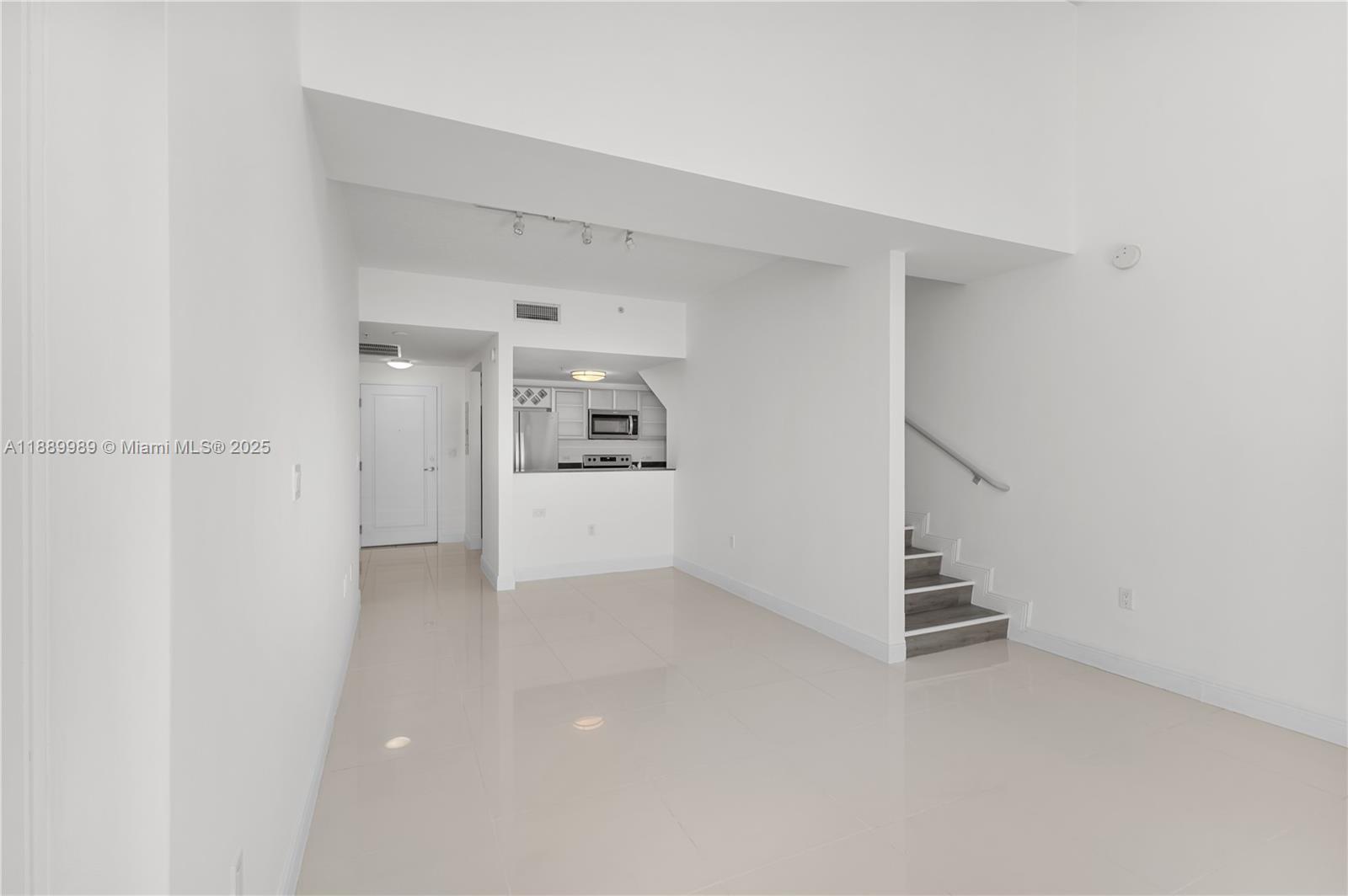 TERRAZAS RIVERPARK VILLAG - Residential