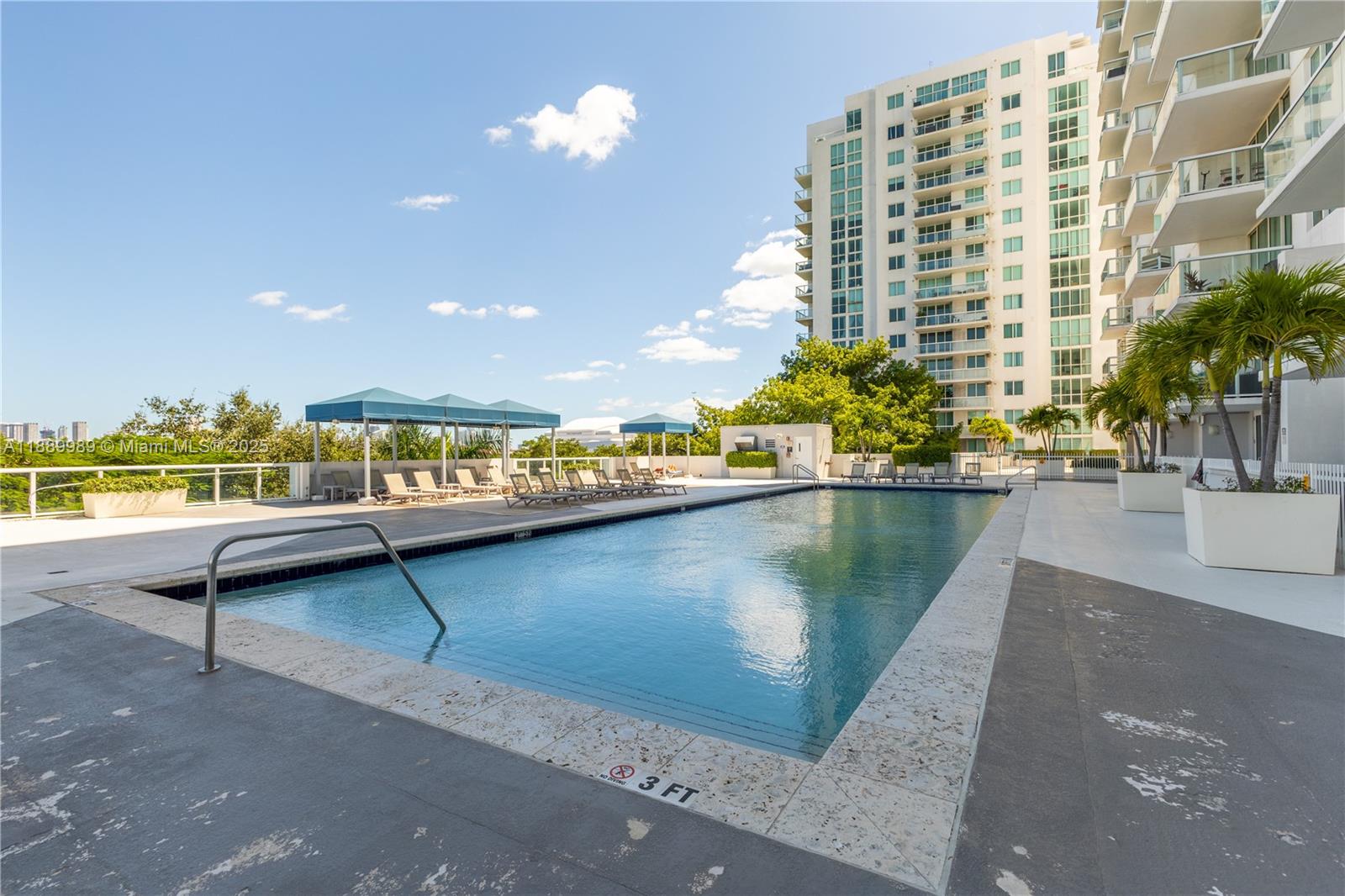 TERRAZAS RIVERPARK VILLAG - Residential