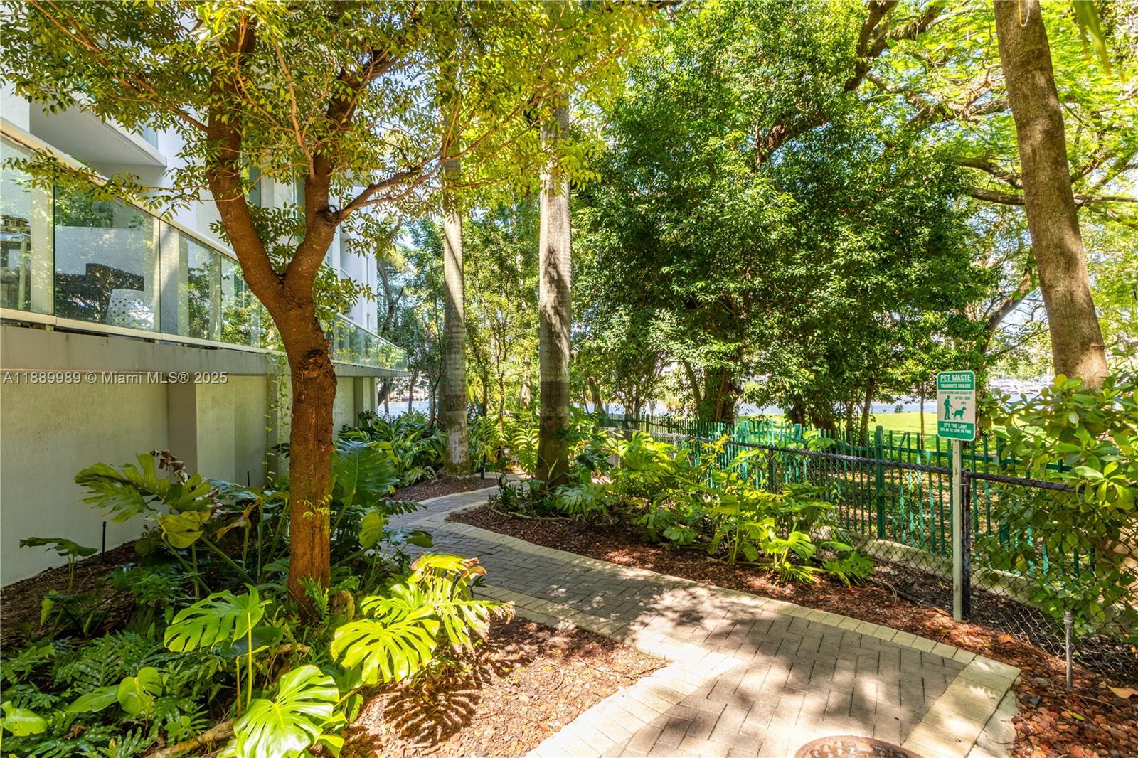 TERRAZAS RIVERPARK VILLAG - Residential