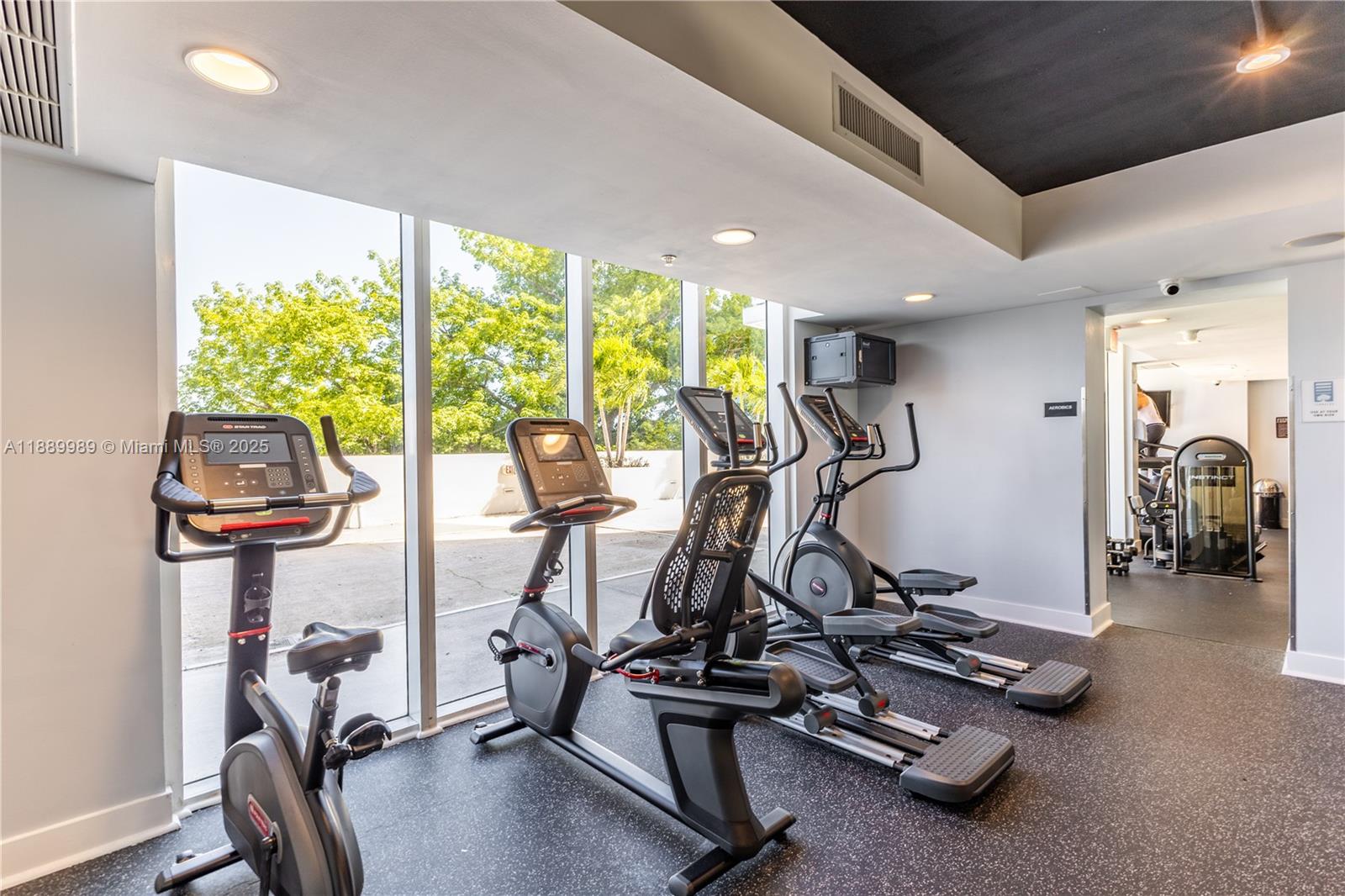 TERRAZAS RIVERPARK VILLAG - Residential