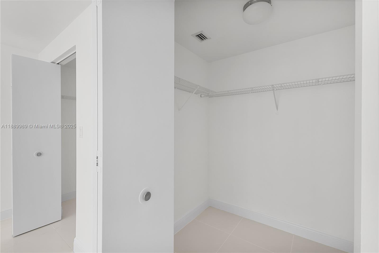 TERRAZAS RIVERPARK VILLAG - Residential