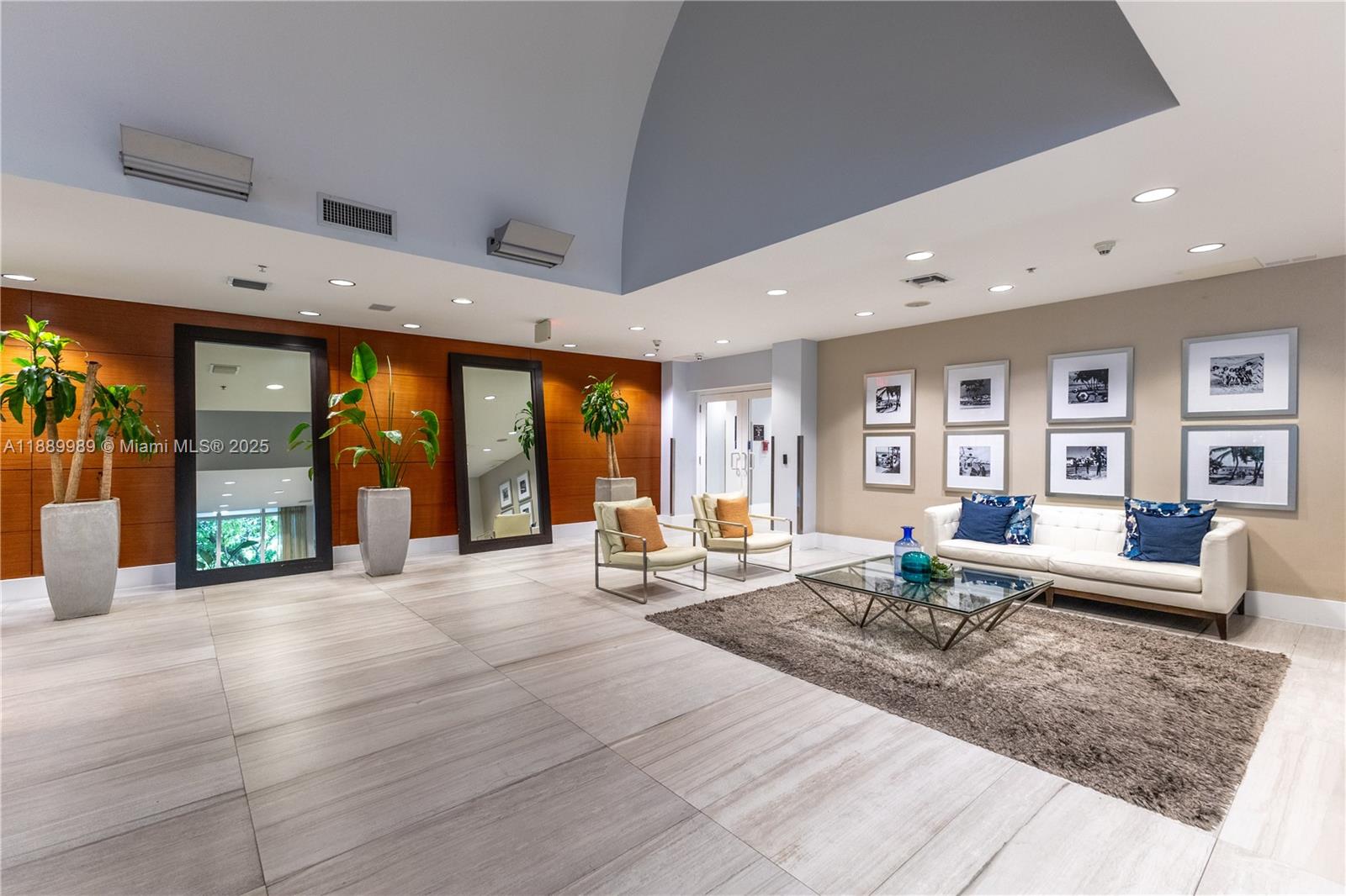 TERRAZAS RIVERPARK VILLAG - Residential