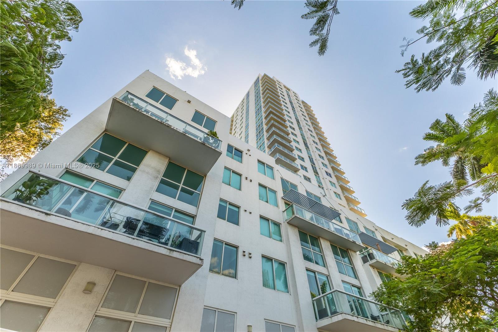 TERRAZAS RIVERPARK VILLAG - Residential