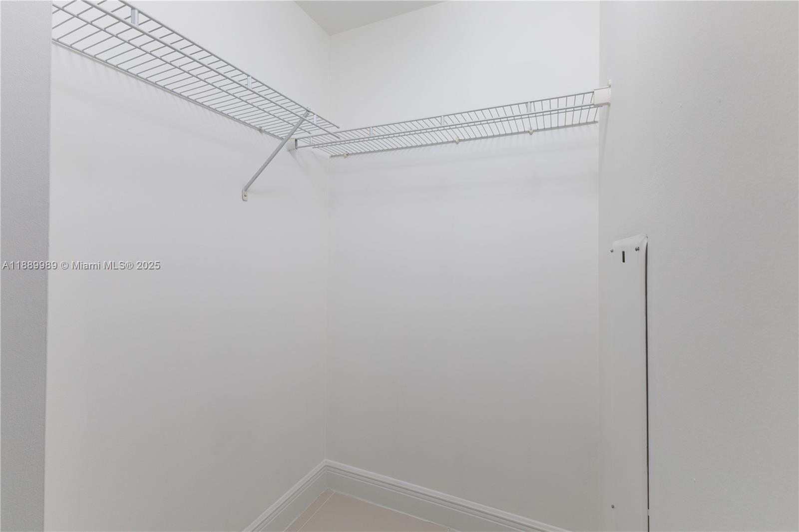 TERRAZAS RIVERPARK VILLAG - Residential