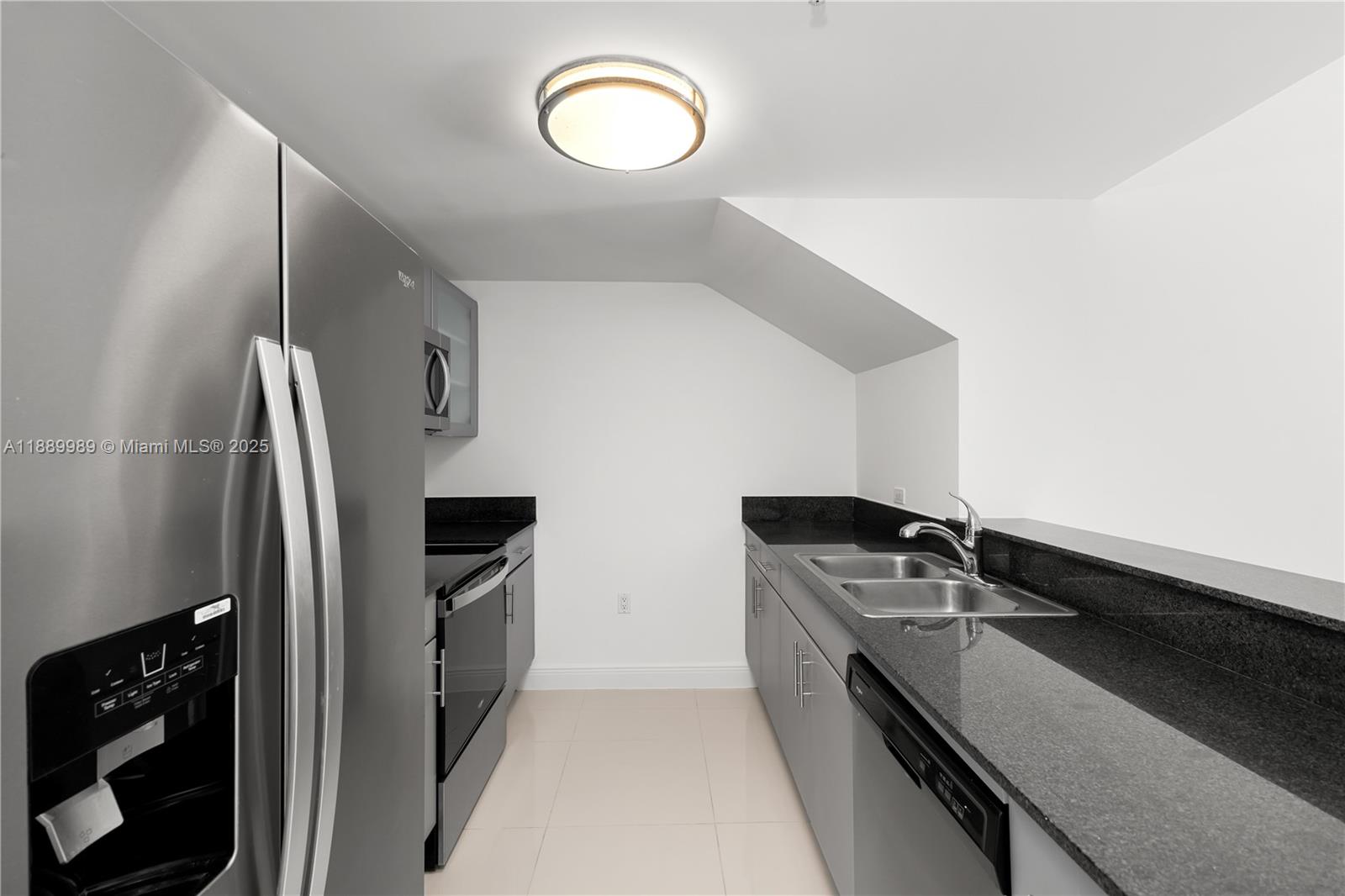 TERRAZAS RIVERPARK VILLAG - Residential