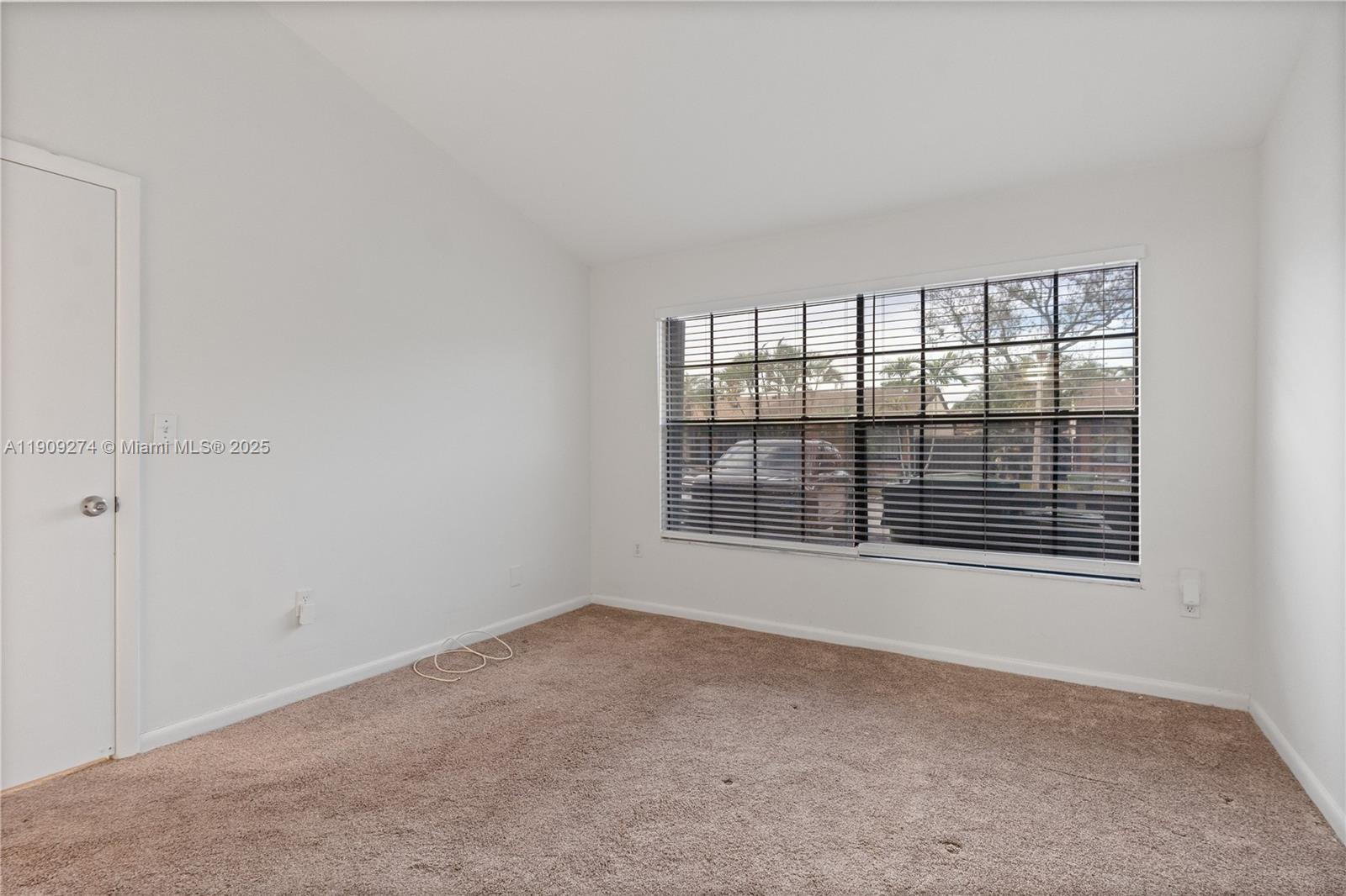 EVERGLADES SUGAR & LAND C - Residential Lease