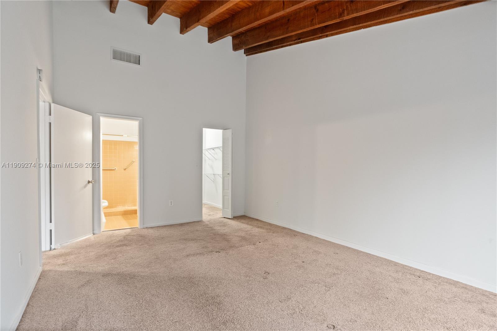 EVERGLADES SUGAR & LAND C - Residential Lease