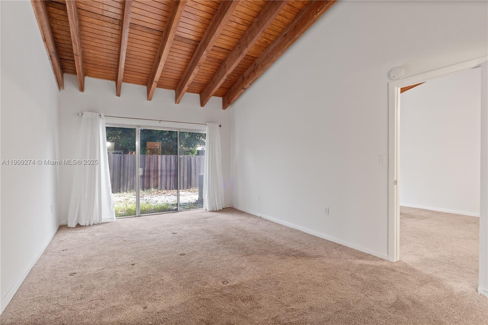 EVERGLADES SUGAR & LAND C - Residential Lease