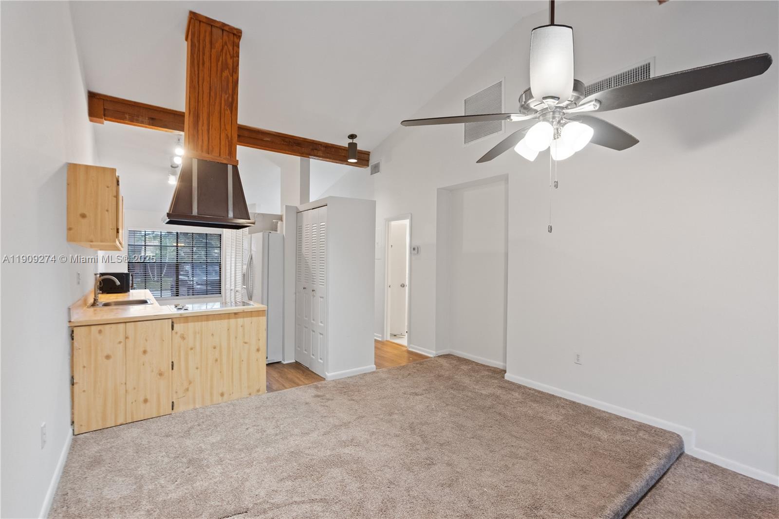 EVERGLADES SUGAR & LAND C - Residential Lease