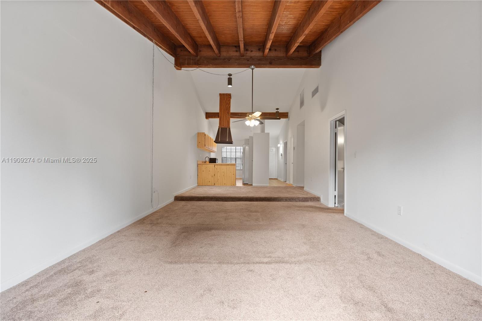 EVERGLADES SUGAR & LAND C - Residential Lease