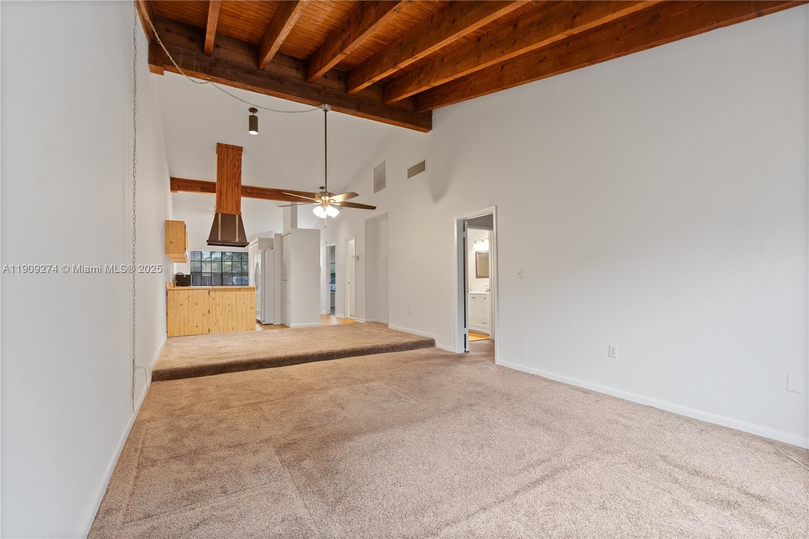 EVERGLADES SUGAR & LAND C - Residential Lease