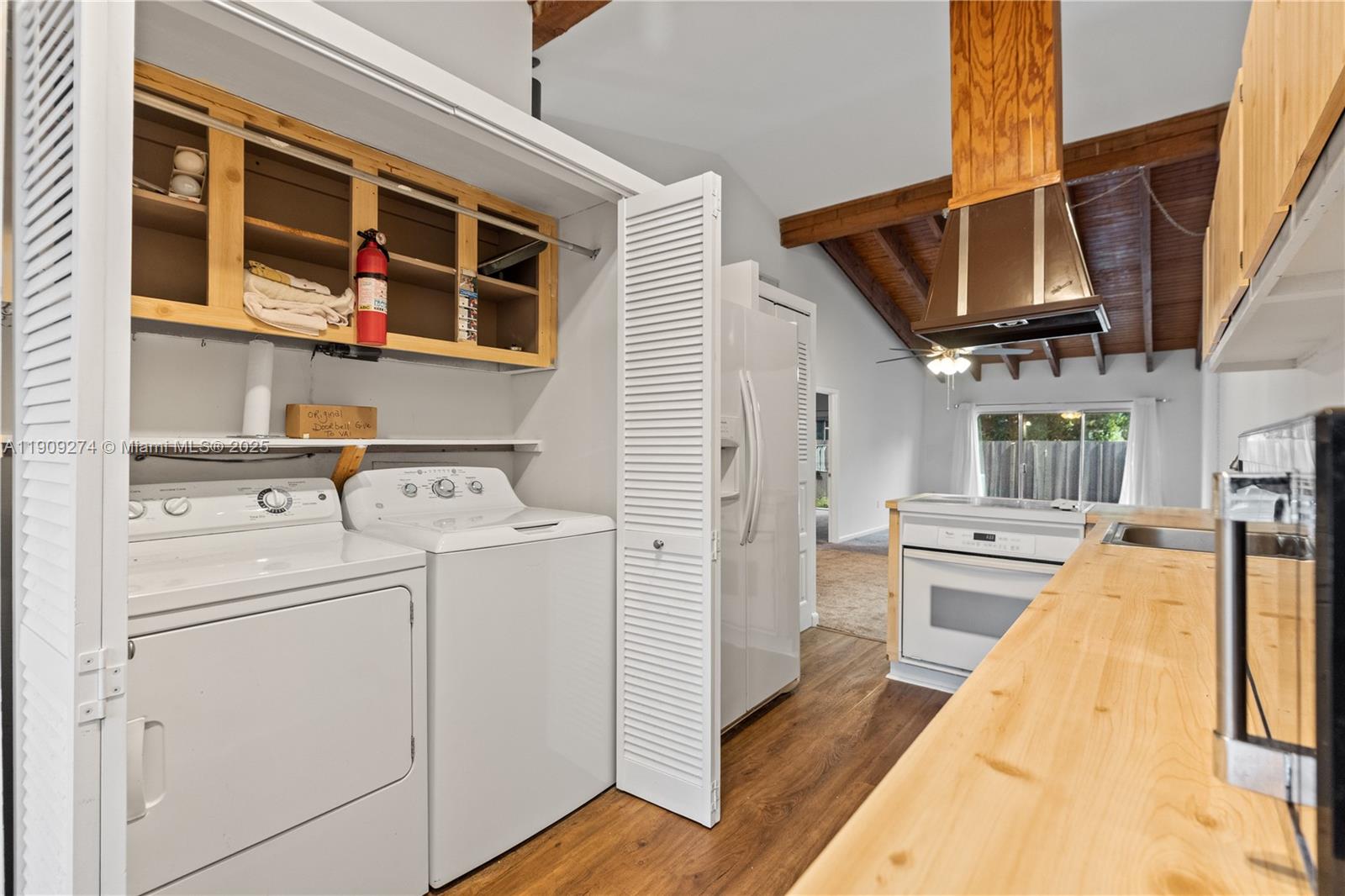 EVERGLADES SUGAR & LAND C - Residential Lease