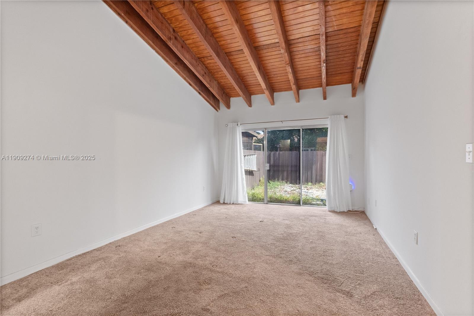 EVERGLADES SUGAR & LAND C - Residential Lease