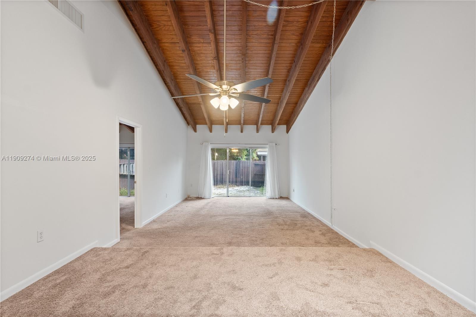 EVERGLADES SUGAR & LAND C - Residential Lease