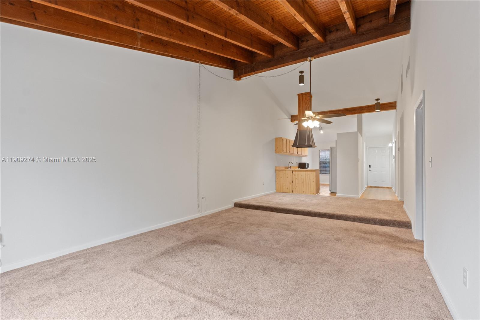 EVERGLADES SUGAR & LAND C - Residential Lease