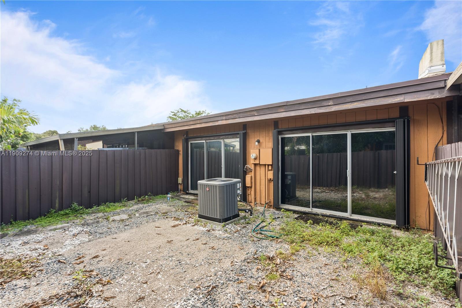 EVERGLADES SUGAR & LAND C - Residential Lease