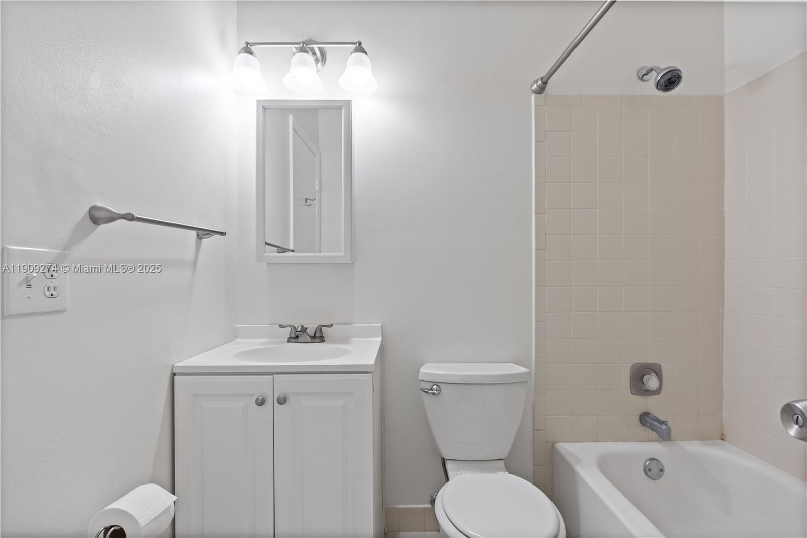 EVERGLADES SUGAR & LAND C - Residential Lease