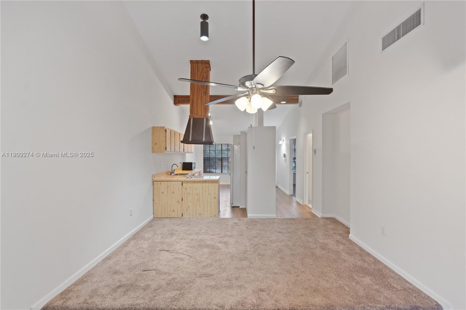 EVERGLADES SUGAR & LAND C - Residential Lease