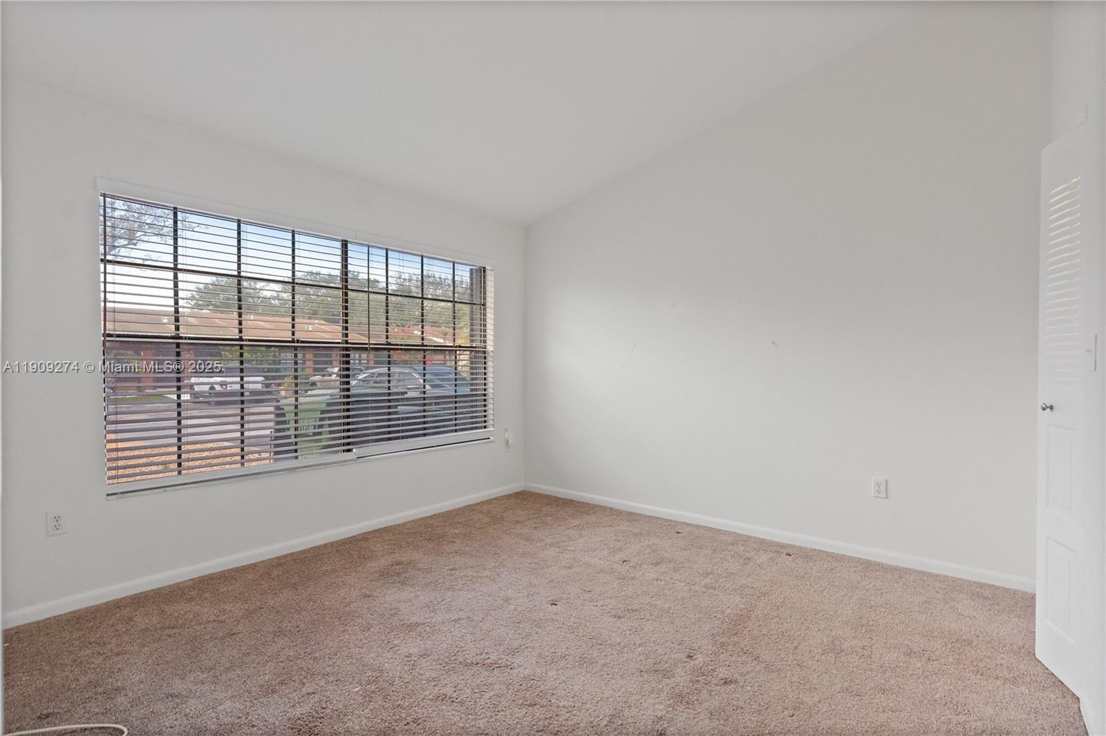 EVERGLADES SUGAR & LAND C - Residential Lease