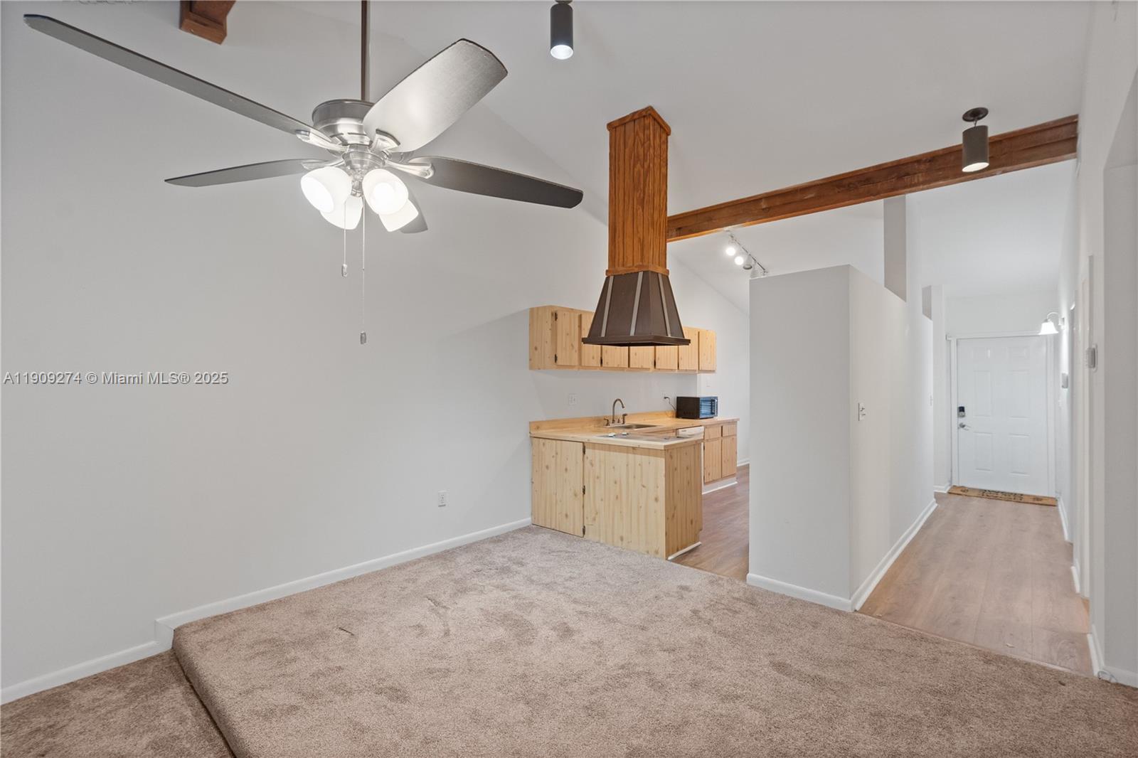 EVERGLADES SUGAR & LAND C - Residential Lease