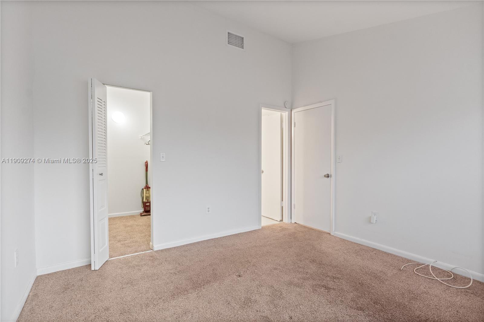 EVERGLADES SUGAR & LAND C - Residential Lease