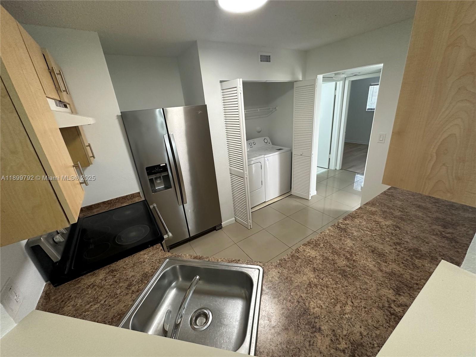 SUMMER LAKE - Residential Lease