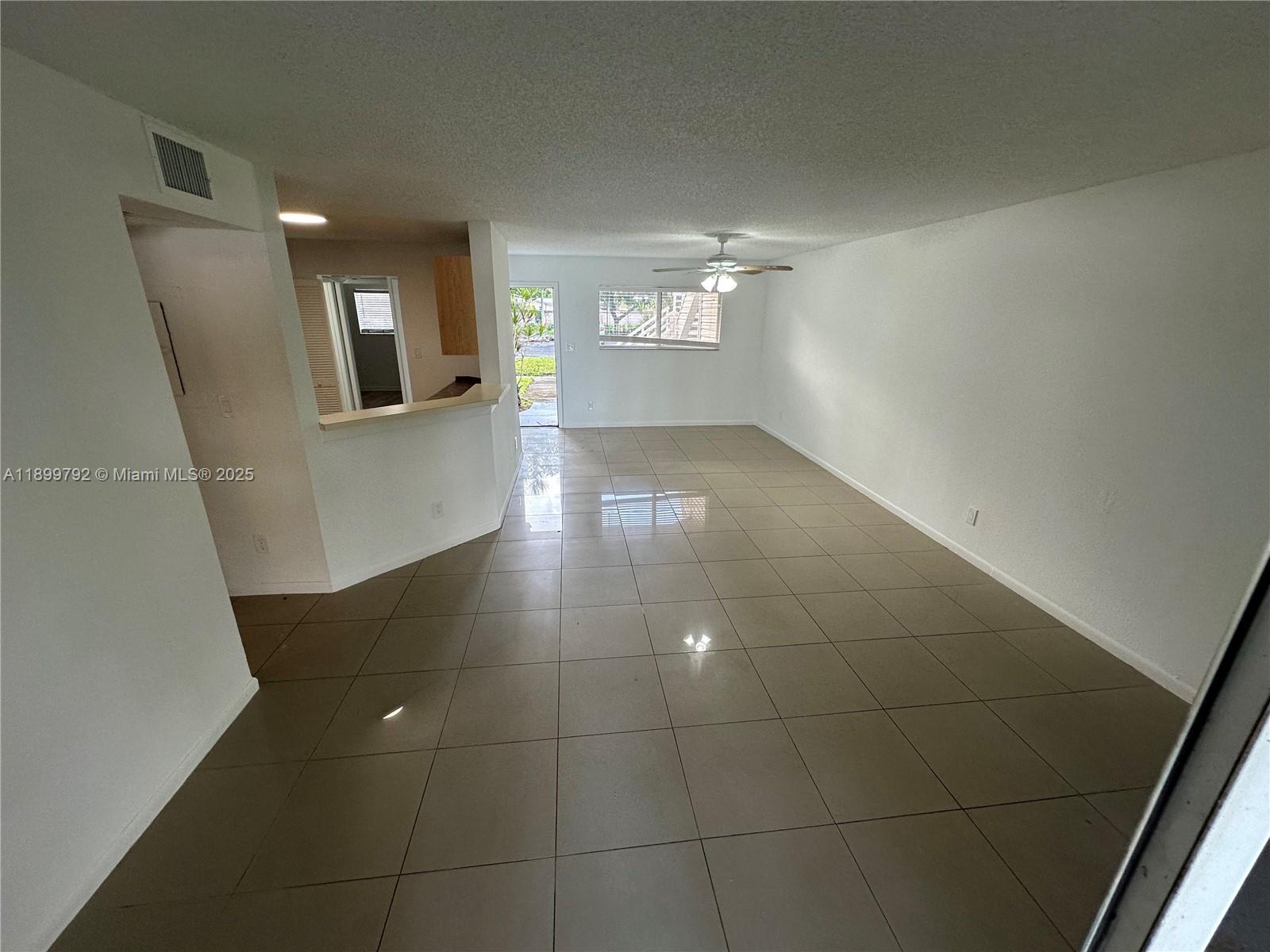 SUMMER LAKE - Residential Lease