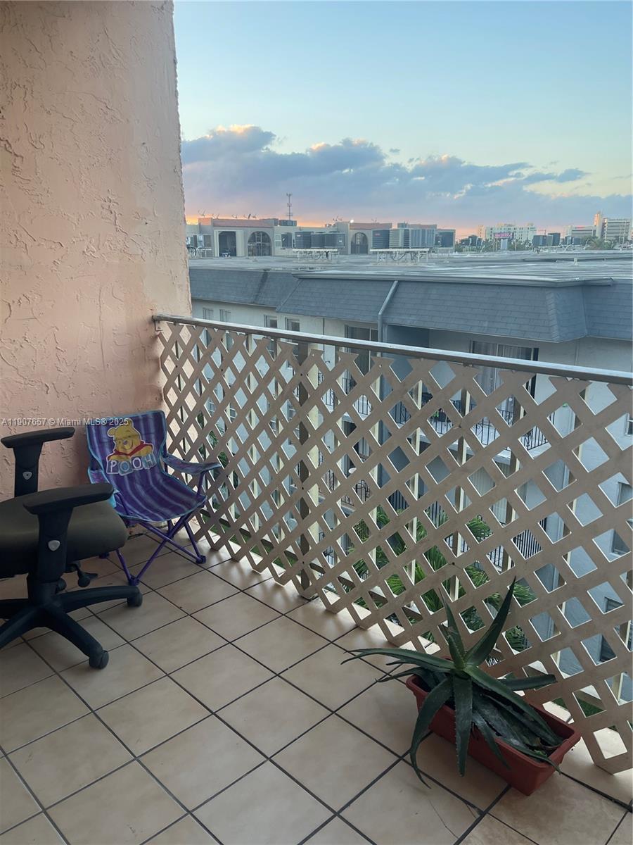 MORADA NO 1 CONDO - Residential Lease