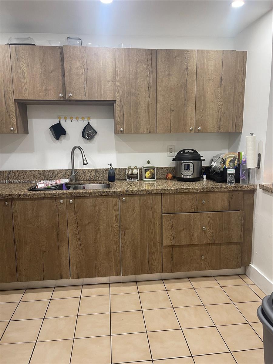 MORADA NO 1 CONDO - Residential Lease