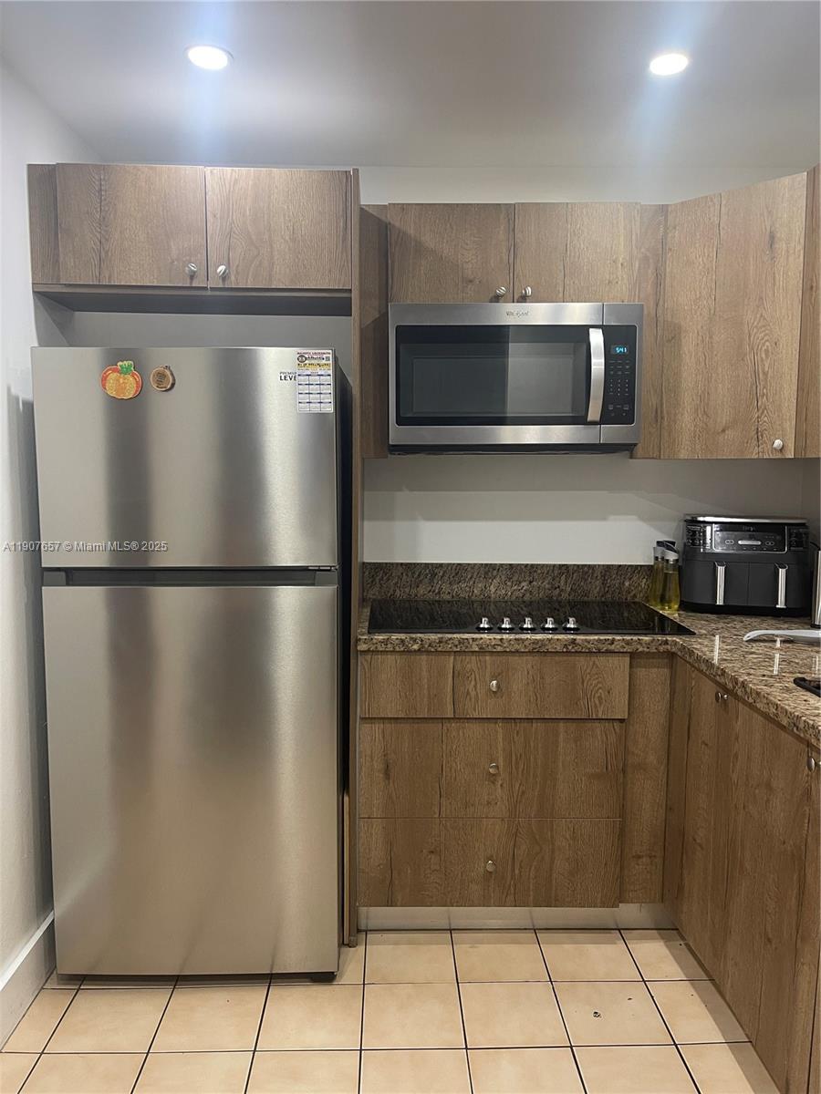 MORADA NO 1 CONDO - Residential Lease