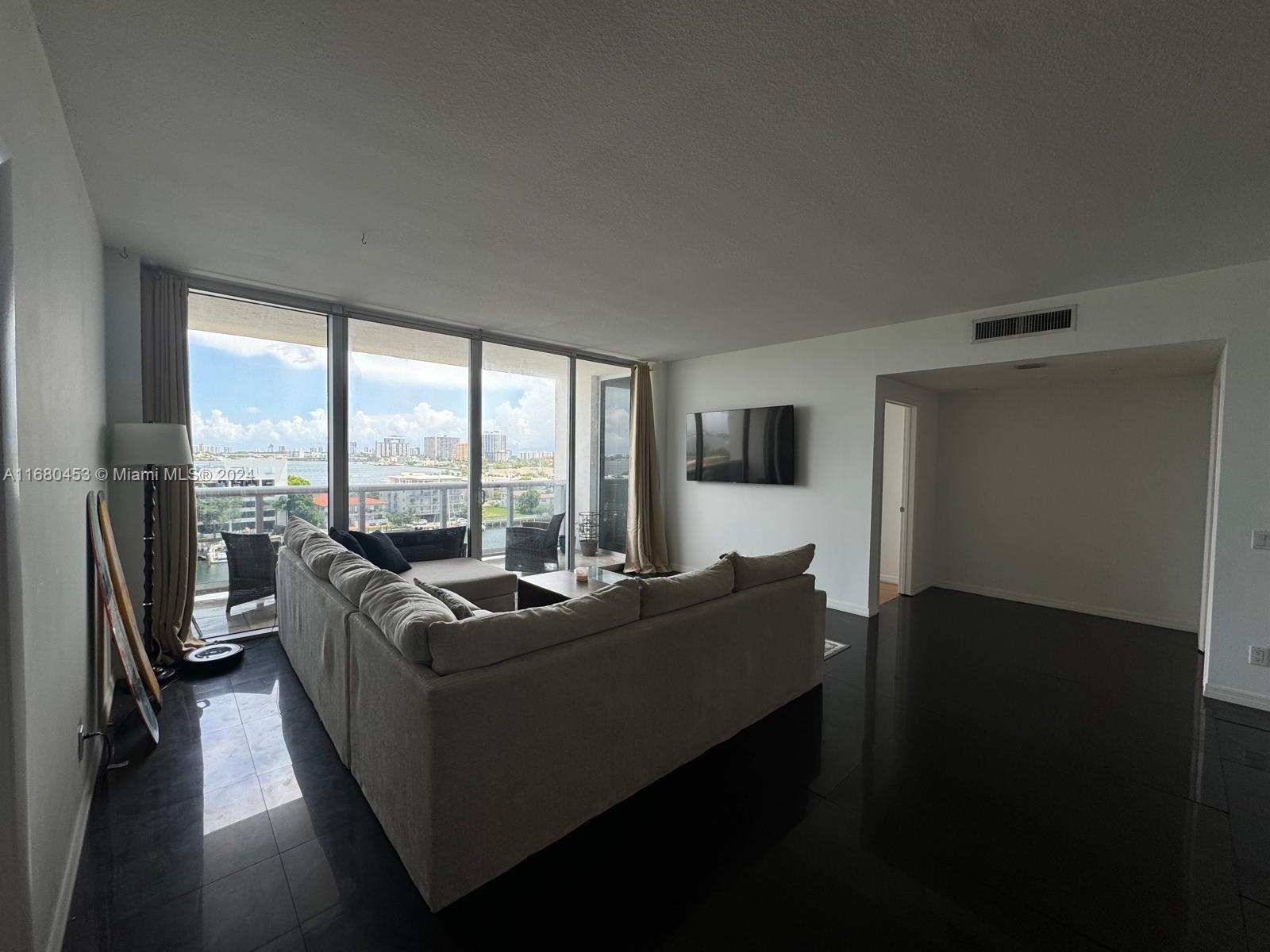 BLUE BAY TOWER CONDO - Residential