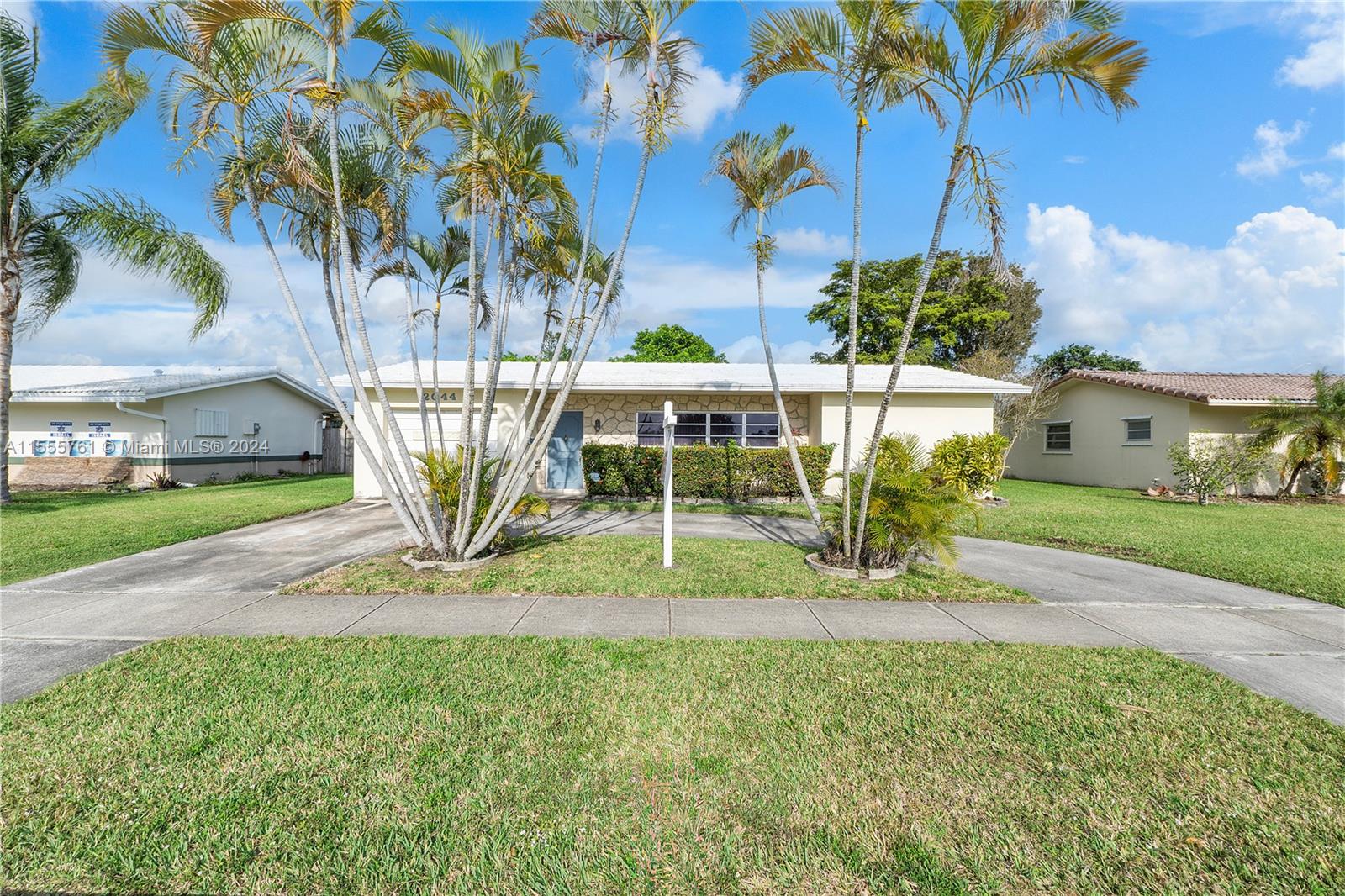 2044 Nw 66th Ave, Margate, Broward County, Florida - 3 Bedrooms  
2 Bathrooms - 
