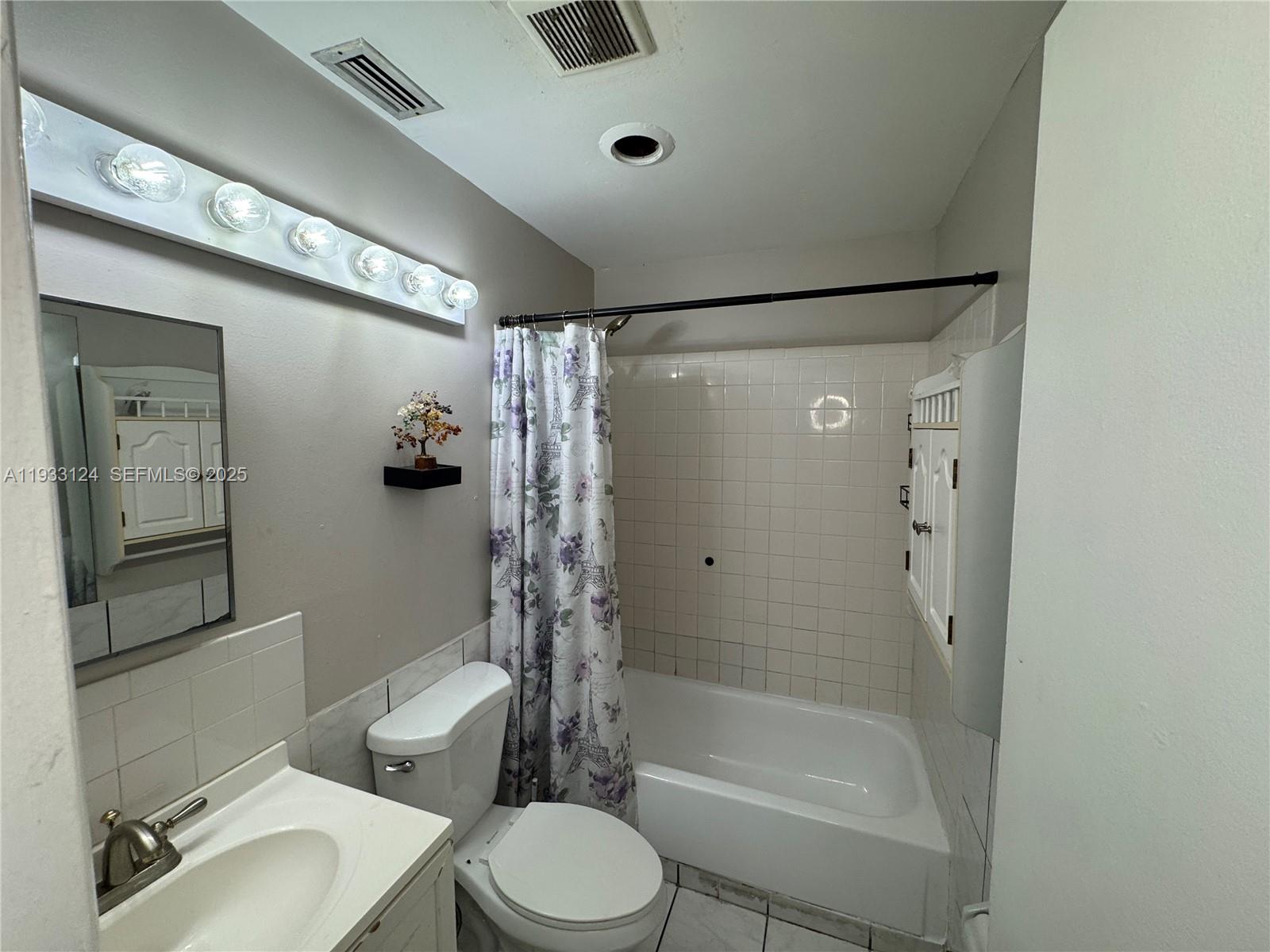 THE DELLS - Residential Lease