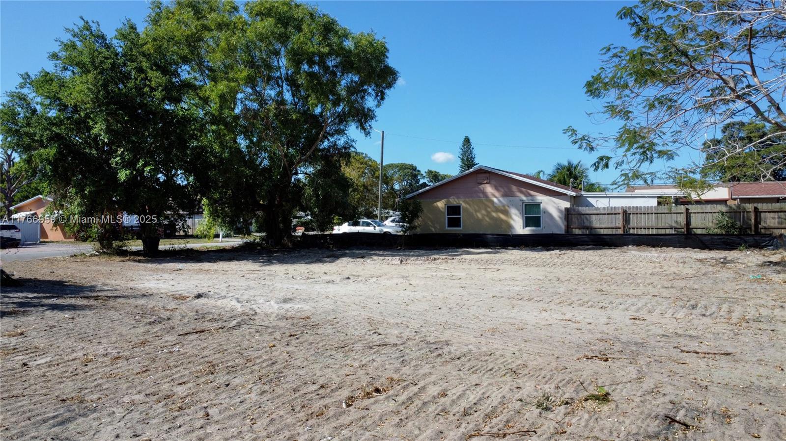 HI-PINE HOMESITES - Land