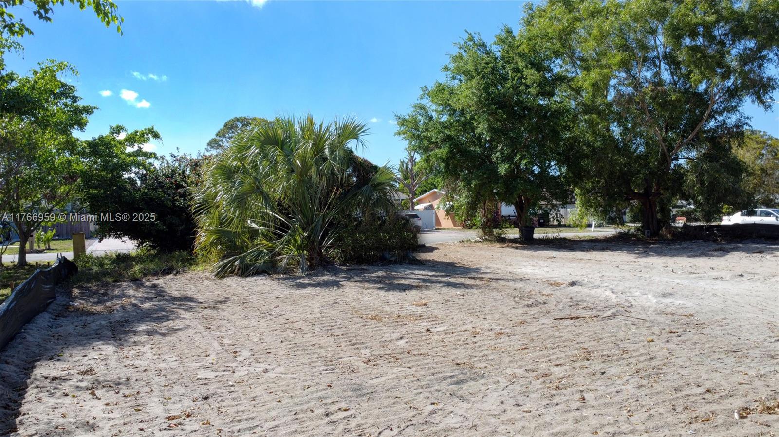 HI-PINE HOMESITES - Land