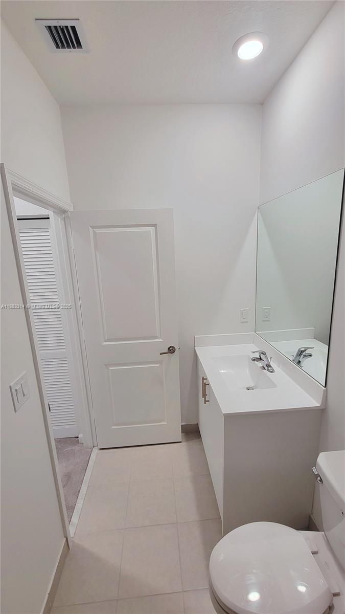 WYNDHAM LAKES PLAZA - Residential Lease