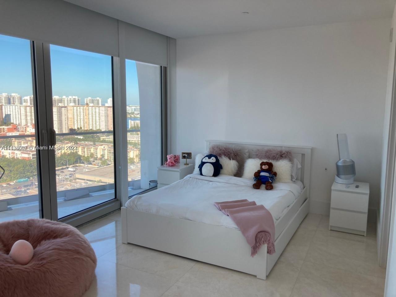 JADE SIGNATURE CONDO - Residential